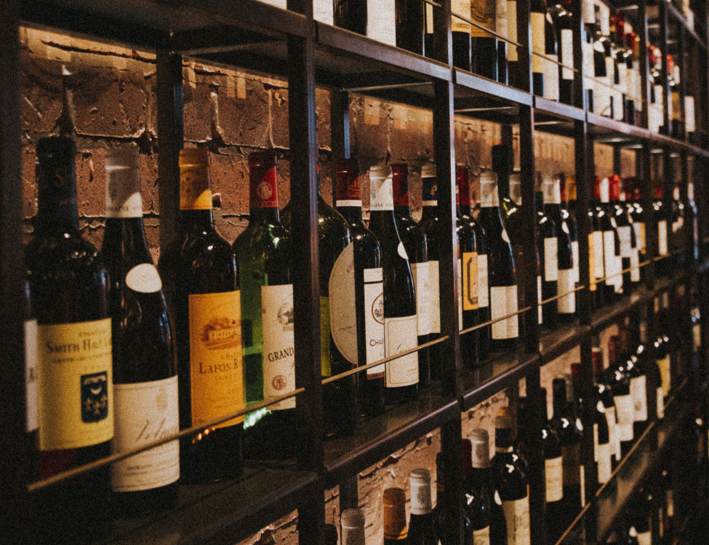 Adega de vinhos variados